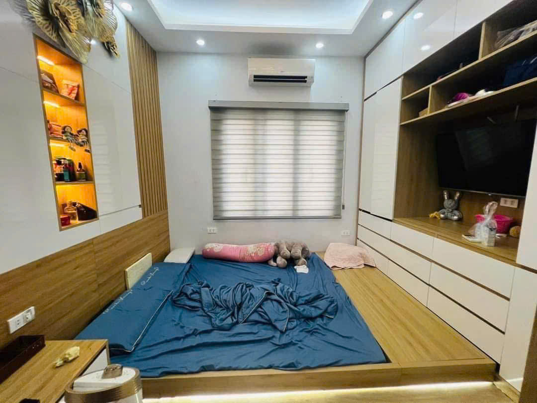 Cho thuê nhà nguyên căn ngõ 71 Nguyễn Lương Bằng, 5 tầng x 35m2, 3 ngủ kk, 13 triệu - Ảnh 2